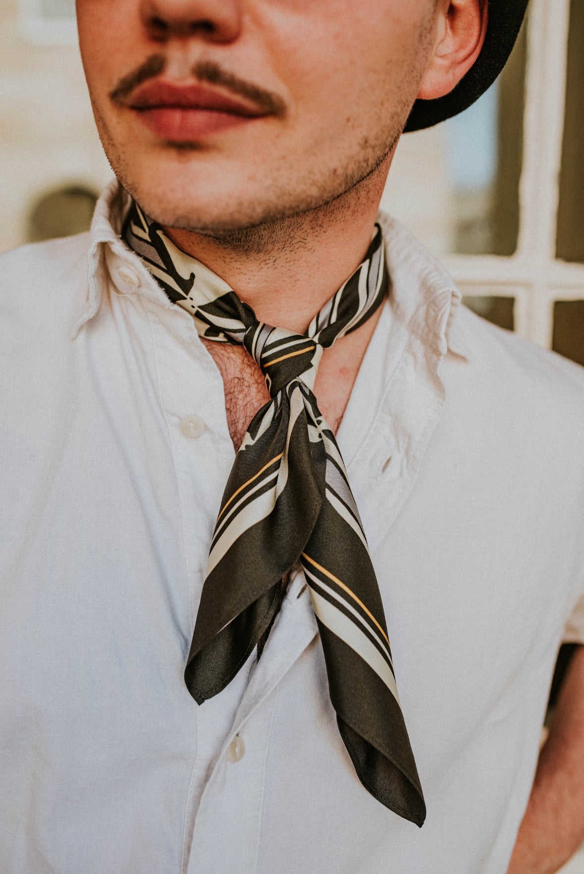 The Albion Nouveau Scarf in Black